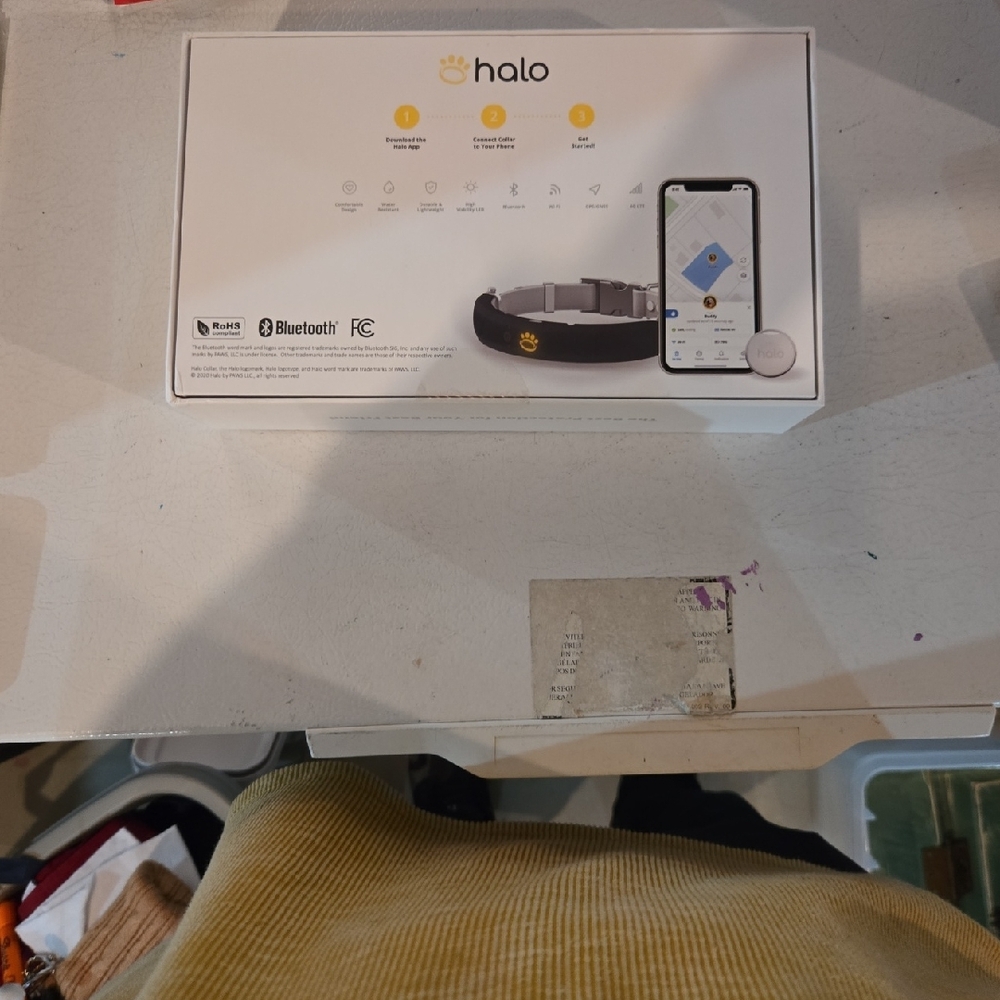 Halo GPS Pet Tracker Packaging with Yellow Accent and White Base NIB NWT - Picture 2 of 5